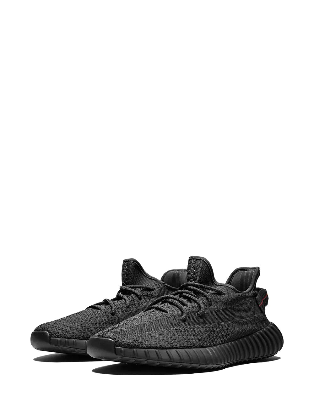 Yeezy Boost 350 باللون الأسود