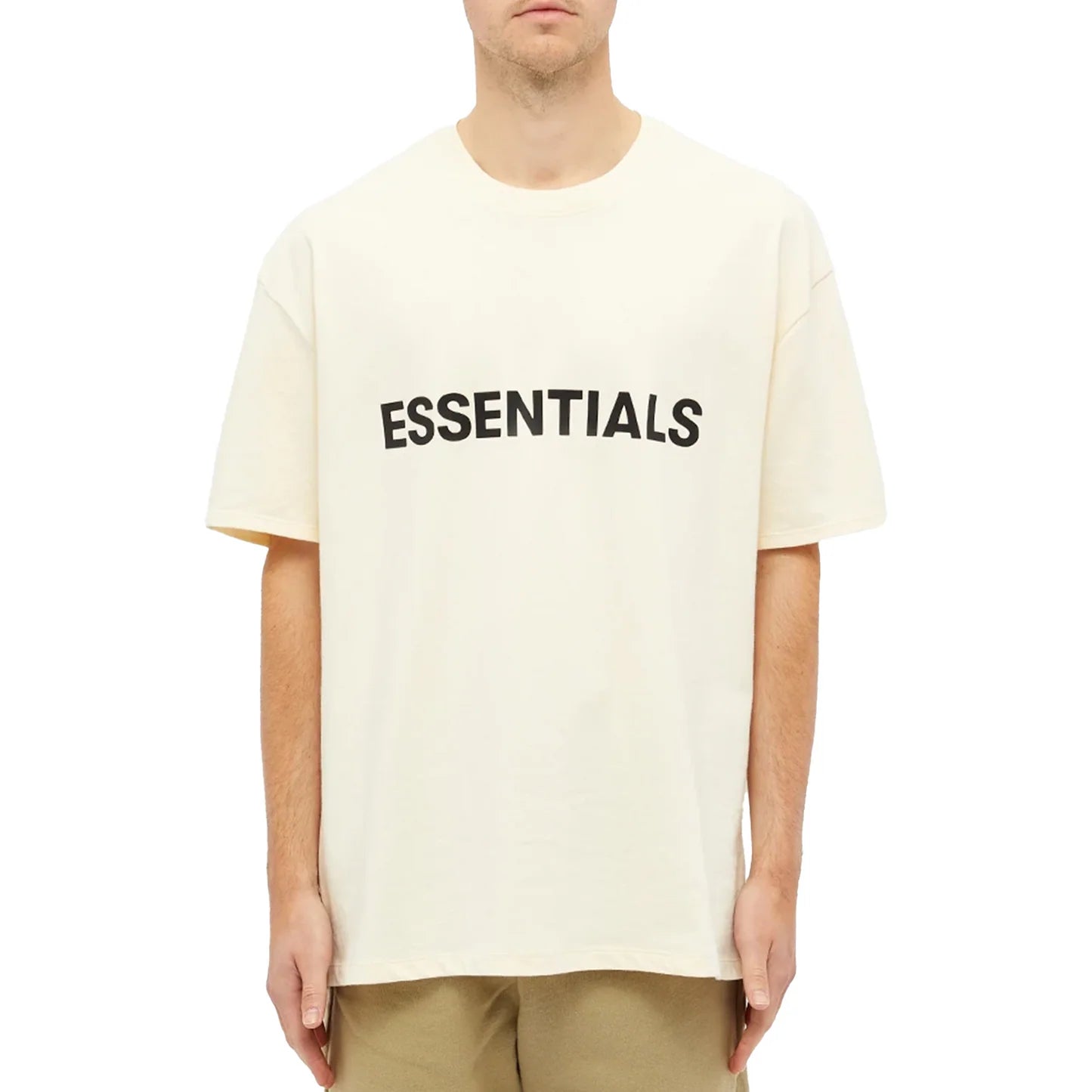 تيشيرت Fear of God Essentials بشعار أمامي كريمي (ربيع وصيف 2020) طلب مسبق